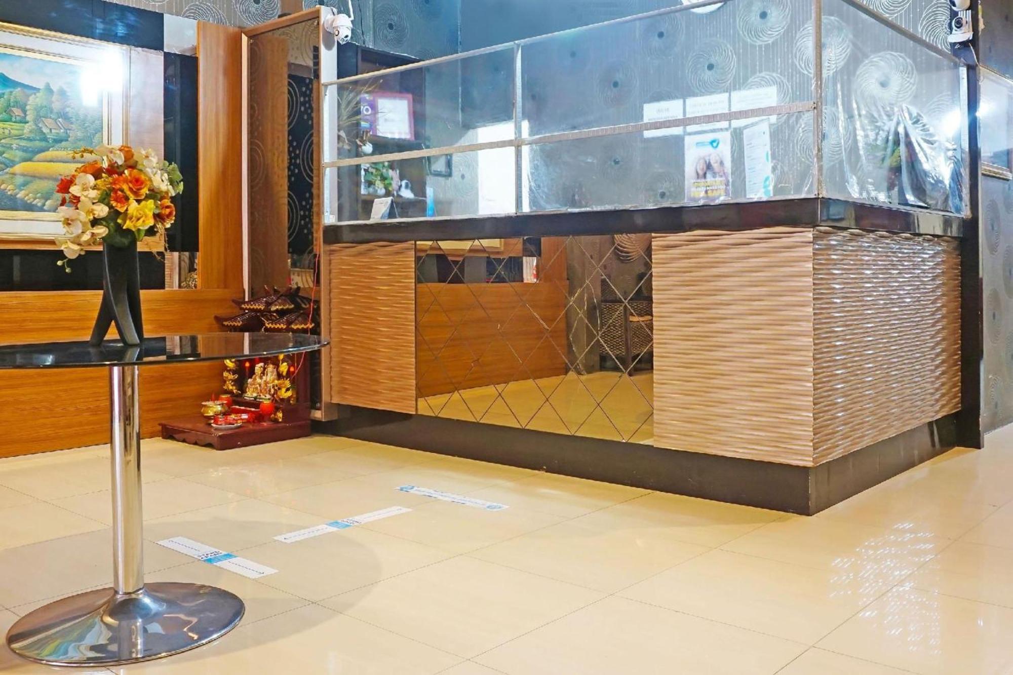 红多兹Plus酒店@ 流行大酒店 马卡萨 外观 照片